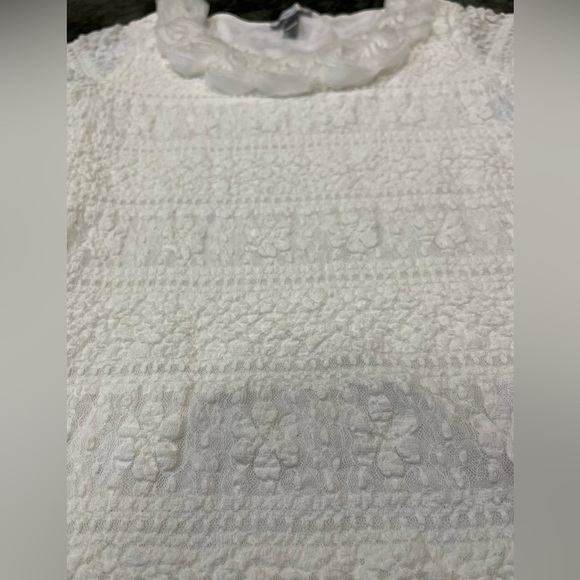 🤍Cute Forever Fashion white top size M w/ rosettes along neckline, lace fabric - Picture 5 of 5